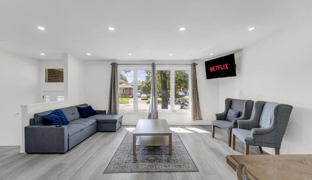 Spacious home with 6 Beds in Brampton