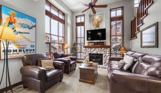 Spacious multi level 3 bedroom + den townhouse, close to Morrisey lift in Sun Peaks
