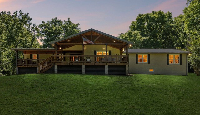 Stay Awhile Farm Retreat in Williamsport