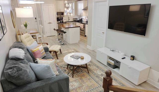 Stellar Stay Near Metro + Parking in Washington
