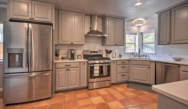 Stylish Home - Walk to Texas Tech University!