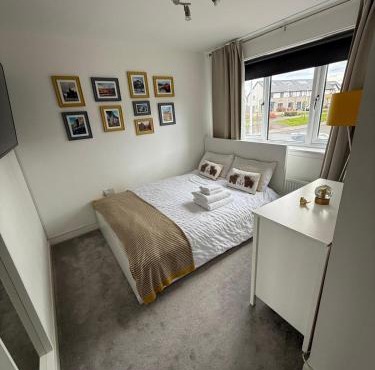 Suite 4 Double Bedroom With Dedicated Private Bathroom in Edinburgh