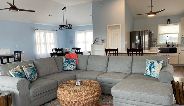 Summer Special!!! New Listing Amazing Canalfront House Free Beach Parking Passes in Corolla