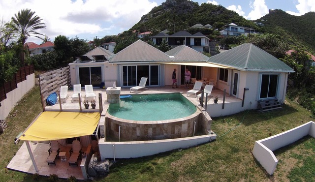 SUPERIOR WATERFRONT PRIVACY AVAILABLE SUMMER DATES NOW in Anse des Cayes