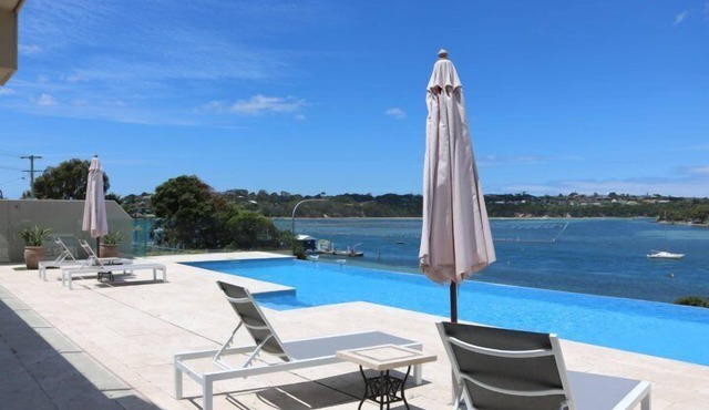 Sybella - 6 Bedroom Option incredible views and a pool