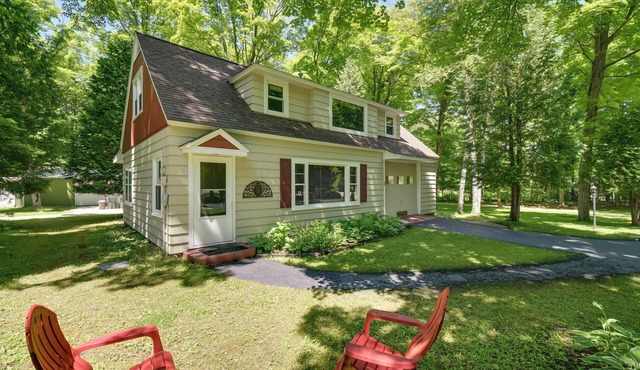'The Carriage House:' Walk to Peninsula State Park in Ephraim