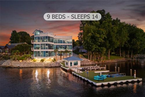 The Glass Mansion w/Optional Boat Rental in Terrell