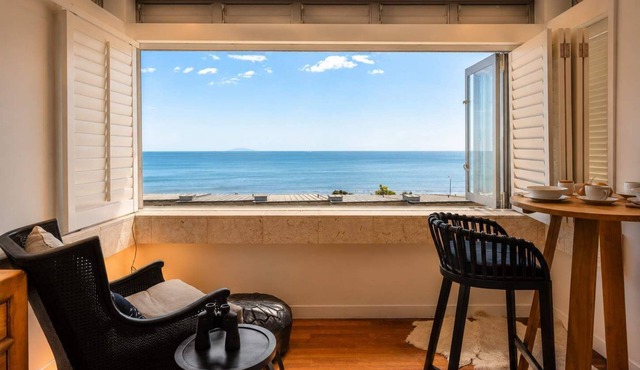 The Sands Apt 9 - Sea views Onetangi Beach