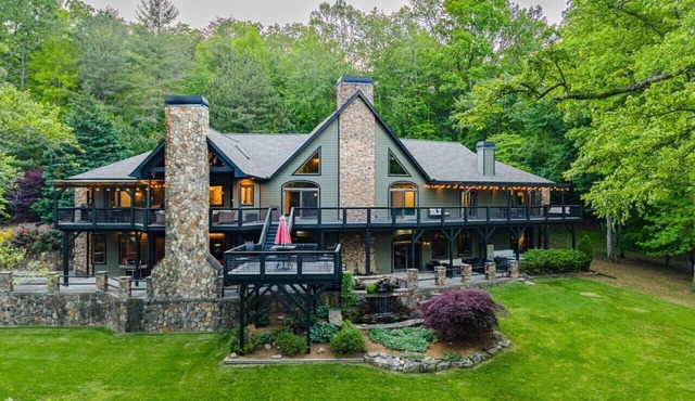 Toccoa Lodge Toccoa River Frontage 10000 sqft in Blue Ridge