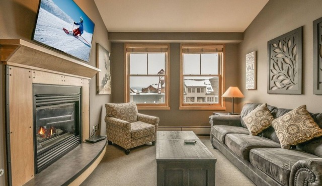 Top Floor Condo, Walk to Summer Festivals & Dining in Keystone