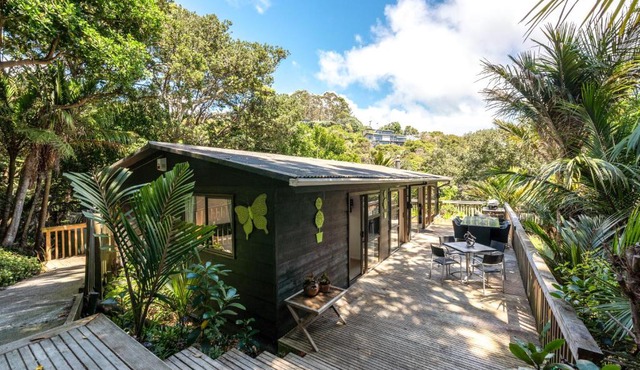 Treetops - Forest Retreat- Near Onetangi Beach