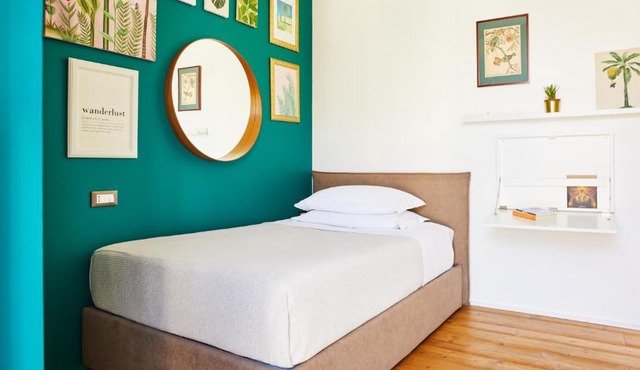 Tropical Micro Studio with Terrace and Duomo Views in Milan