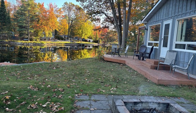 Tunnag Cottage on the River - Peaceful 2 Bedroom Escape to Nature in Kawartha Lakes