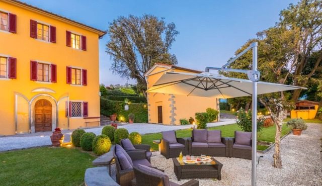 Villa Cerreta, splendid 5 bedroom villa in Massa e Cozzile