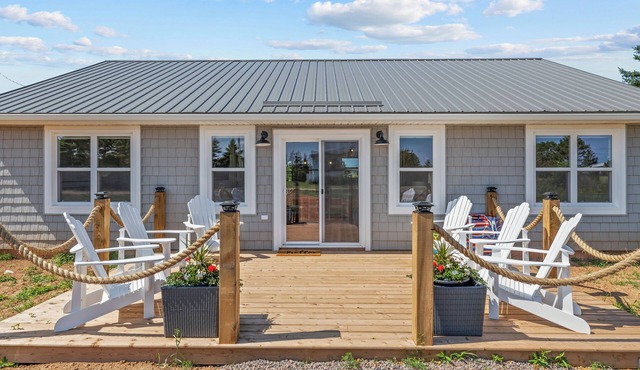 Walk To Stunning Beach- Cottage With Hot Tub- Little Sandy Cottage Darnley PEI in Darnley