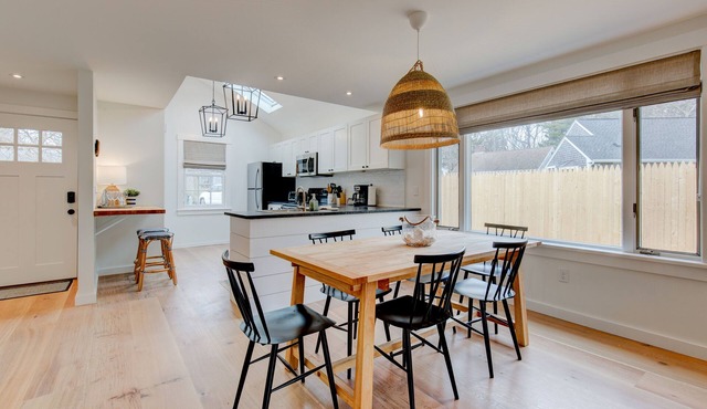 Walk to Town/Golf Club - Renovated Edgartown Home in Edgartown