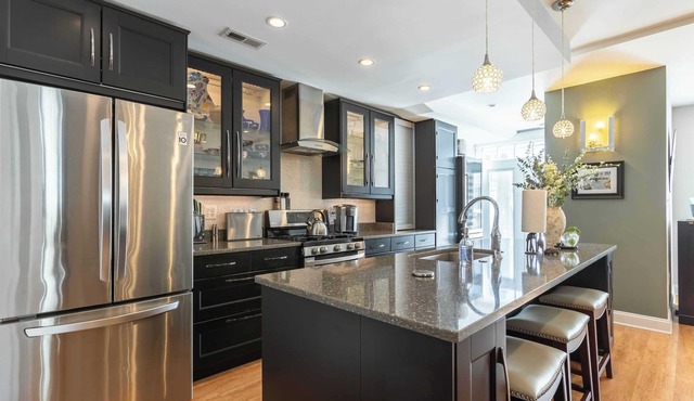 Washington, DC home away from home, where luxe meets comfort. in Washington