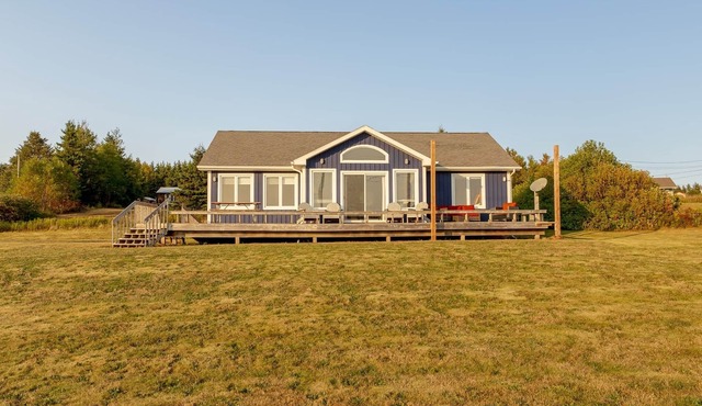 Waterfront Cottage in Stanley Bridge—Bay Views, Sleeps 8, Near Cavendish in North Rustico