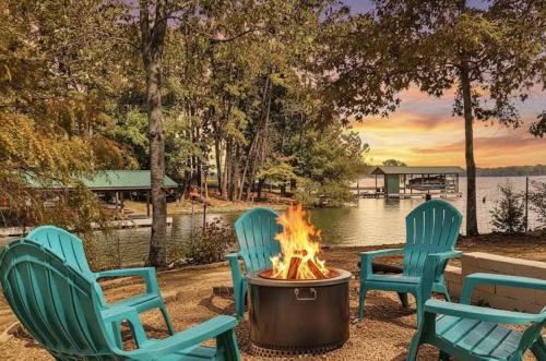 Watts Barr Waterfront Retreat in Spring City