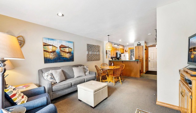 Welcoming 2-bedroom condo with jetted tub in charming Fish Creek in Fish Creek