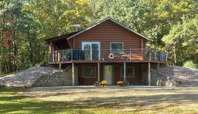 Westby Hideaway: Charming & Cozy 2-Bedroom Cabin on a Peaceful Dead-End Road. in Westby