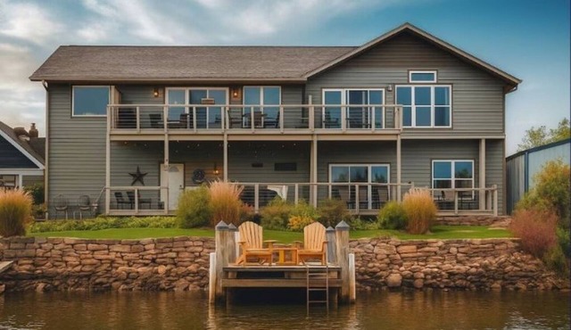 Wolf River Escape Condos- White Bass Condo. Stunning 3 bedroom condo in Fremont
