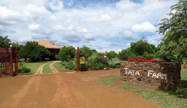 Tata Farm Lodge in Cullinan Dinokeng Game Reserve