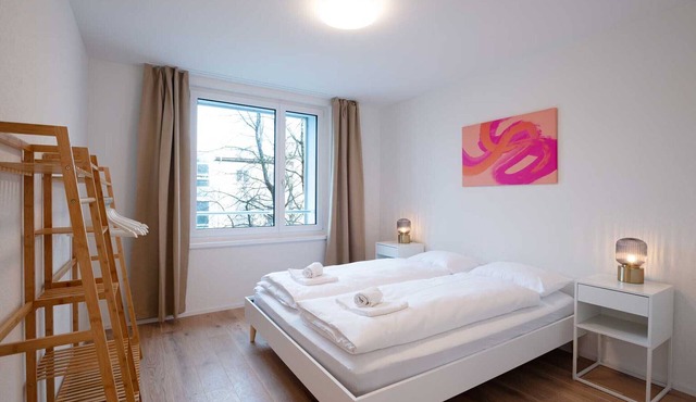ZH Pink 1 - Letzigrund HITrental Apartment