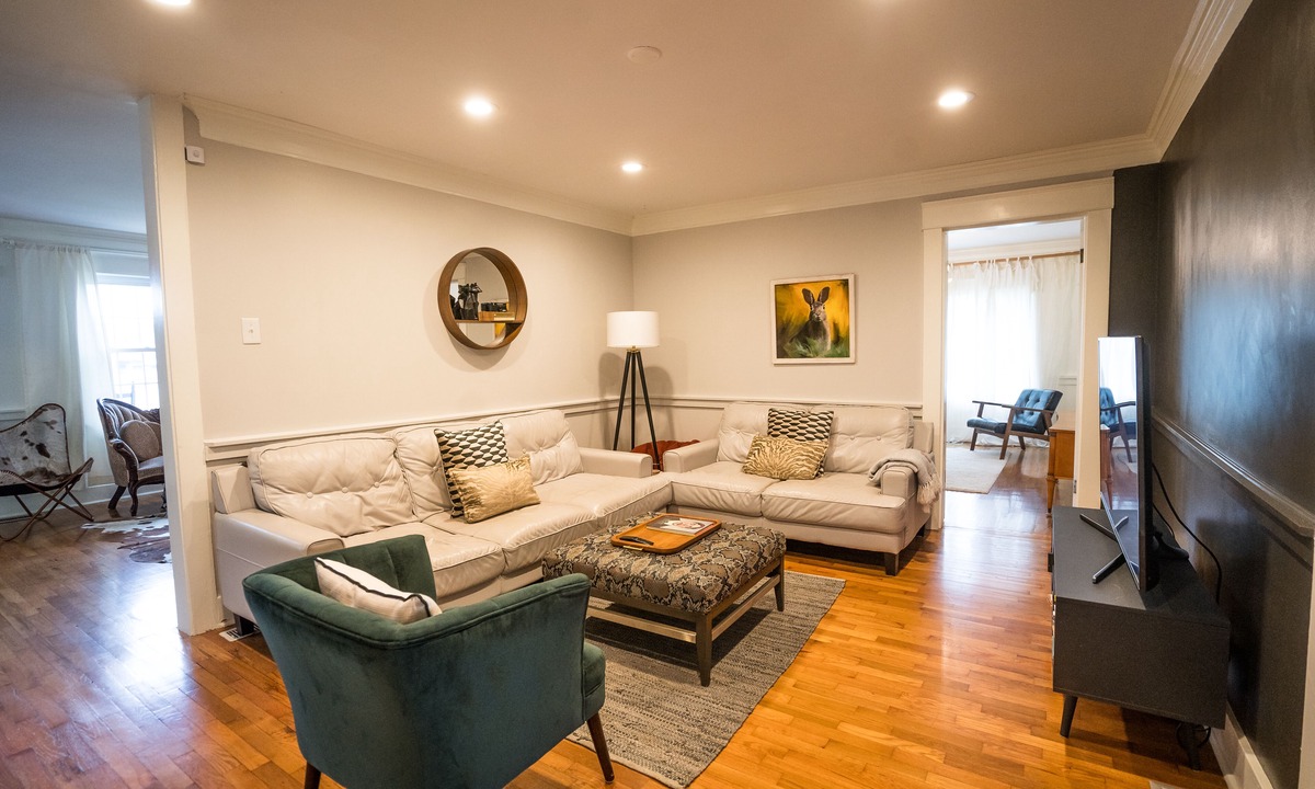 Columbia House | Magnolia Inn - Columbia's Sweet Southern Charmer!