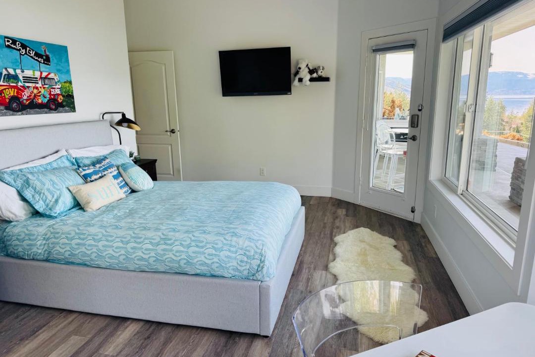 Southwest Mission Bed & Breakfast | Lakeview Bed and Breakfast