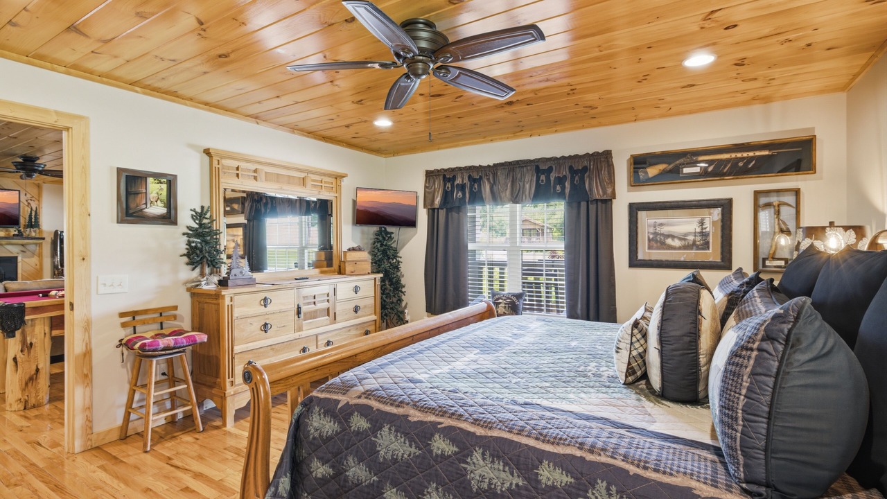 Photo of Bedroom in Wears Valley
