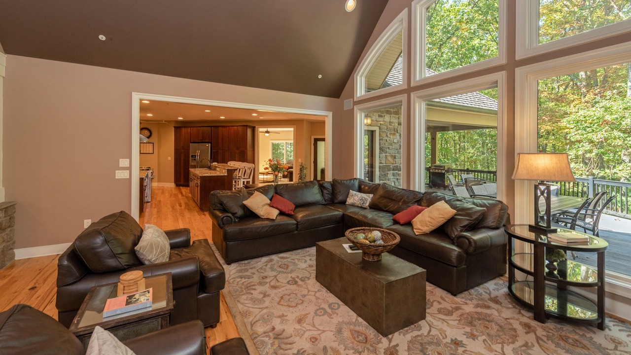 Photo of Livingroom in North Glade Hills