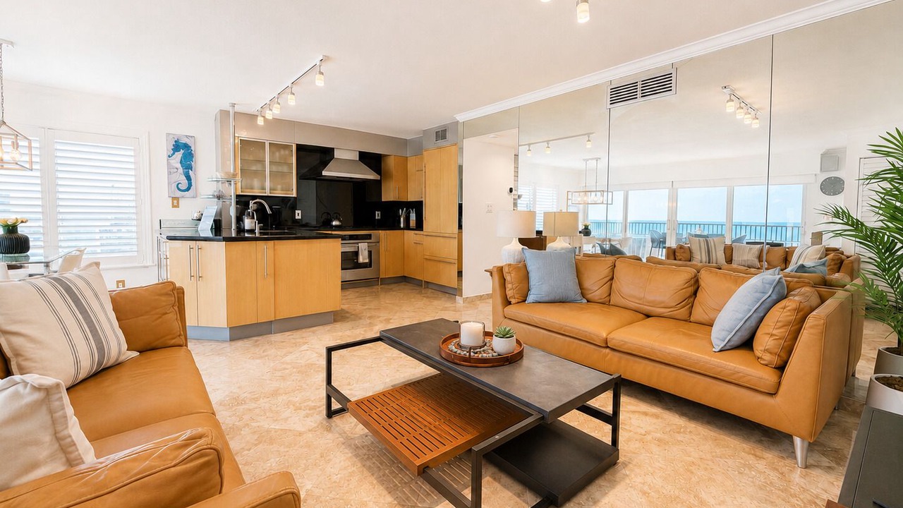 Photo of Livingroom in Bradenton Beach