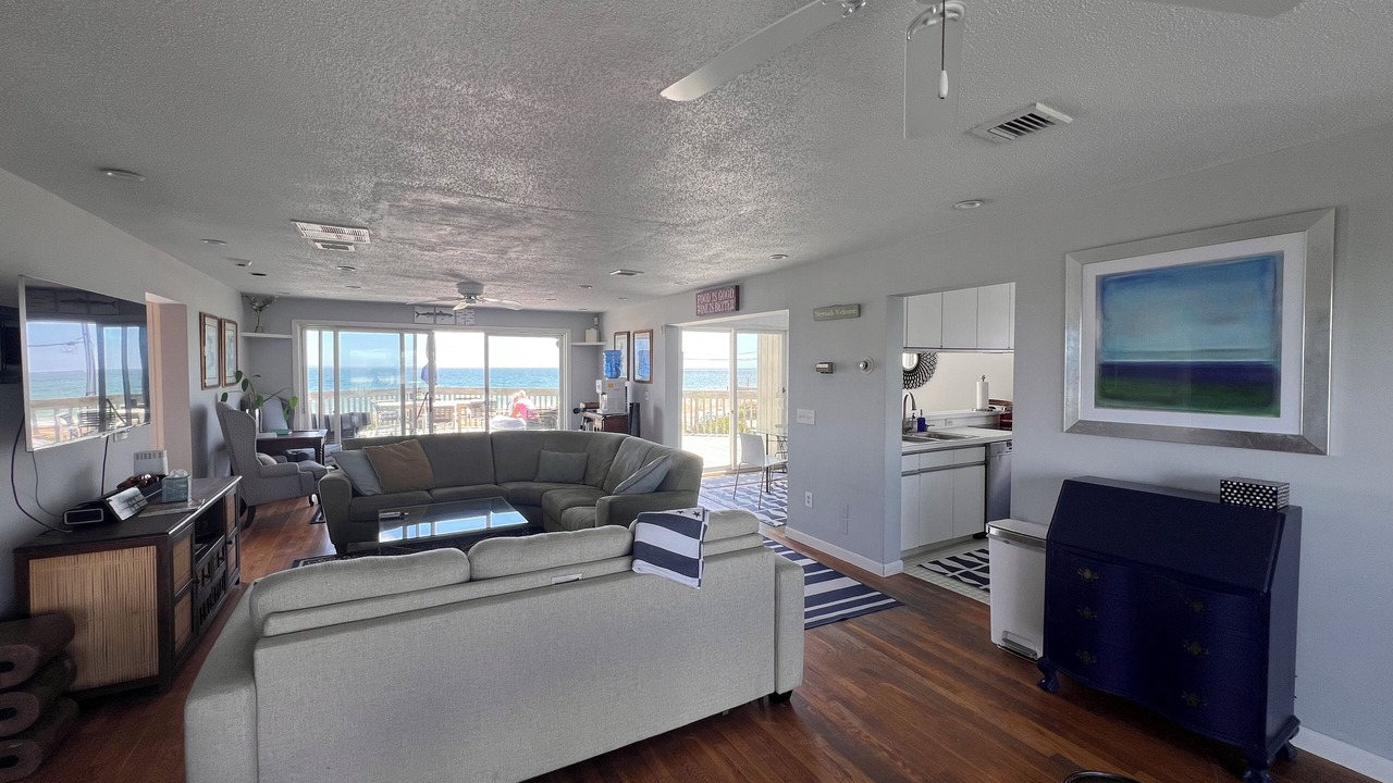 Photo of Livingroom in Kenyon