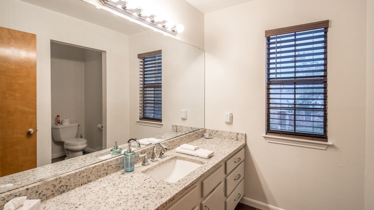 Photo of Bathroom in Canyon Lake