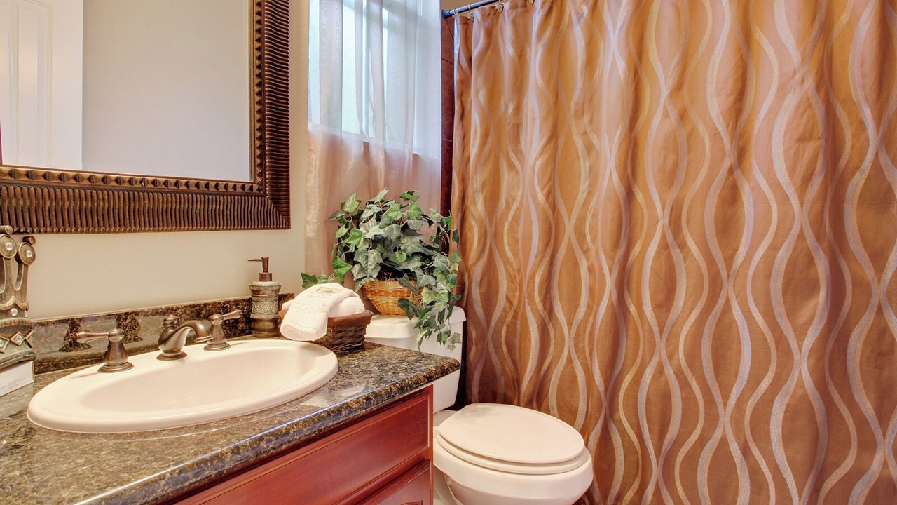 Photo of Bathroom in Irish Channel
