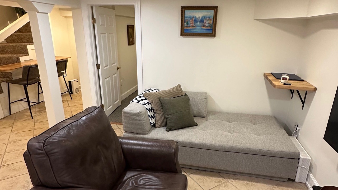 Photo of Livingroom in Near Northeast