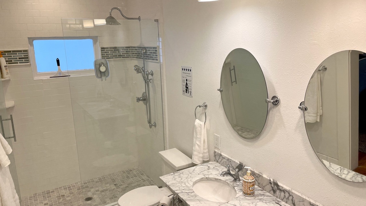 Photo of Bathroom in Midtown