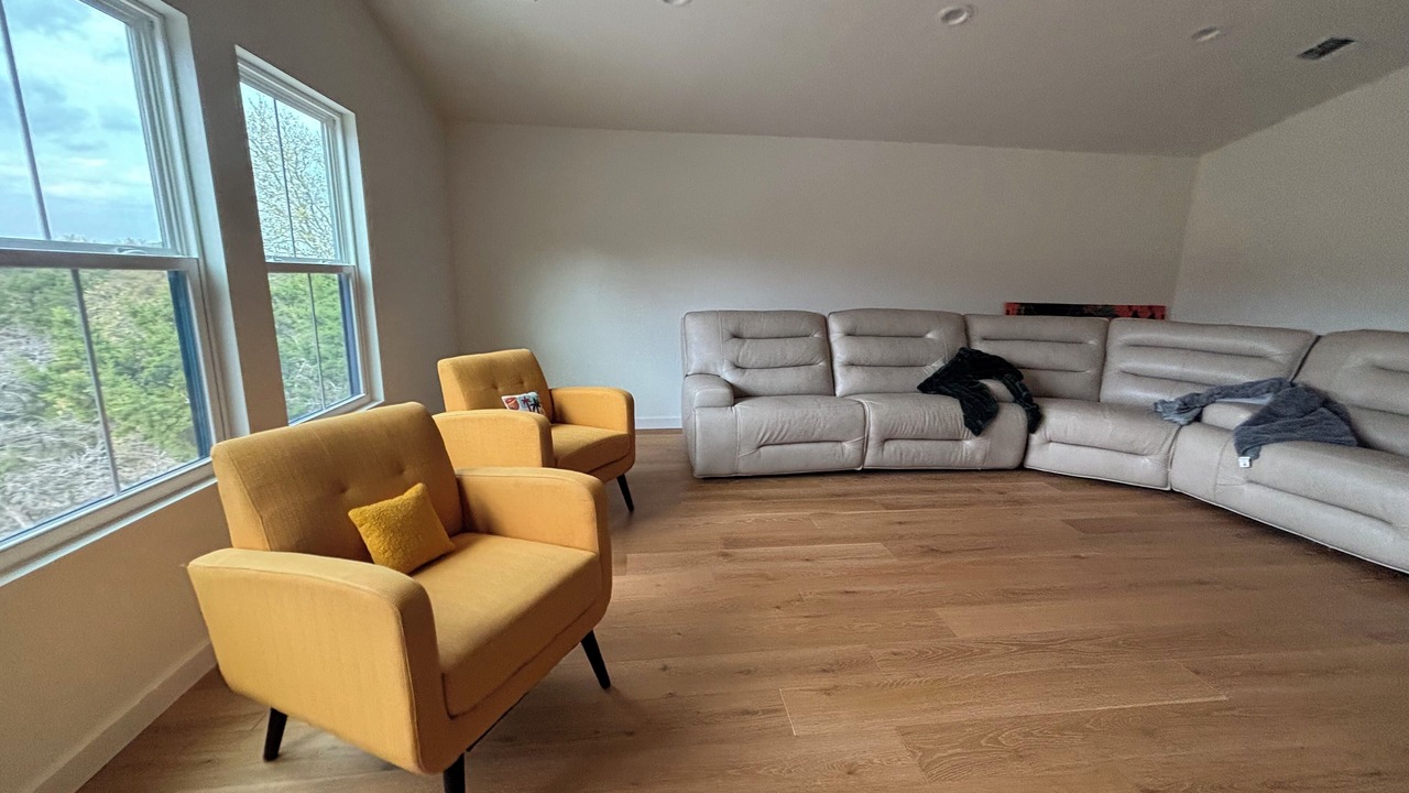 Photo of Livingroom in Helotes