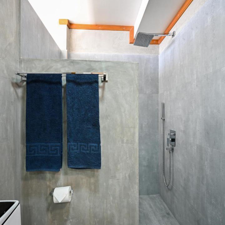 Photo of Bathroom in Dhidhdhoo