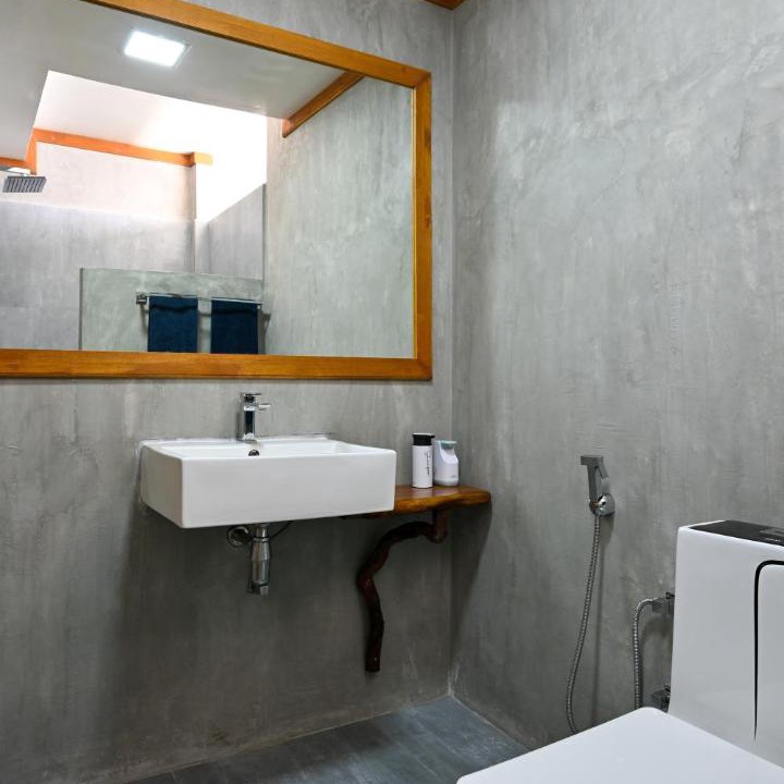 Photo of Bathroom in Dhidhdhoo