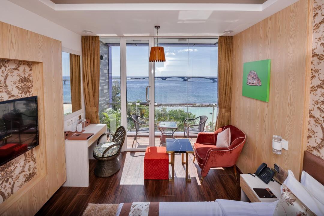 Photo of Livingroom in Male