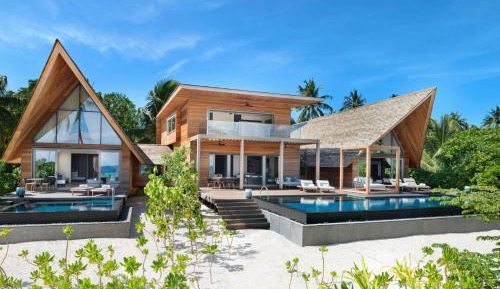 Caroline Astor Estate, 3 Bedroom Villa, Oceanside