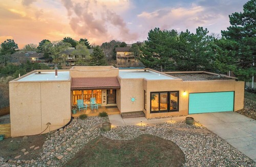 Manitou Springs House | Beautiful Month-to-Month 4BR Executive Rental w/Amazing Views of Garden of Gods