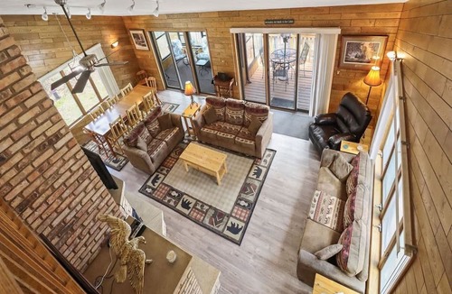 Woodruff House | Executive Year Round Home ~ Minutes From Minocqua