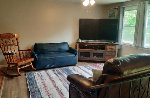 Charlestown House | Charlestown Beaches 5-bed sleeps 10 house Seafood Rhythm and blues Festival