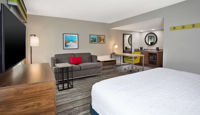 Hampton Inn & Suites - Cape Coral/Fort Myers Area, FL