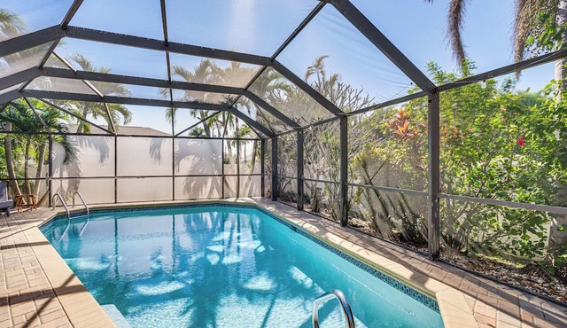 Heated Pool, 3 Mi to Dtwn: Cape Coral Escape! in Cape Coral