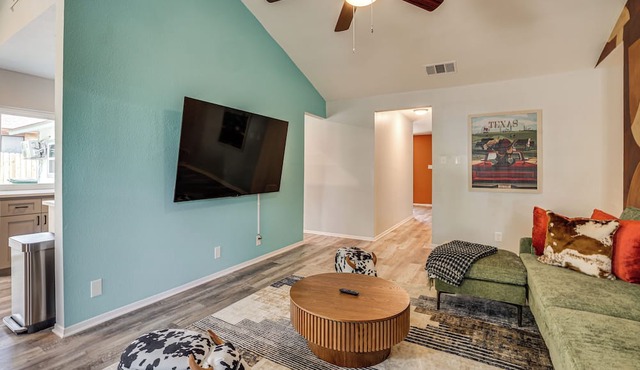 Mini Golf, Arcade & Fire Pit! San Antonio Home