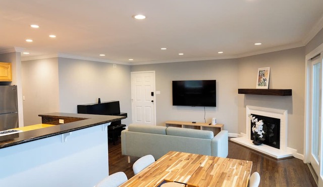 Luxury Hilltop Oceanfront near SF, Amazing Sunsets in Daly City